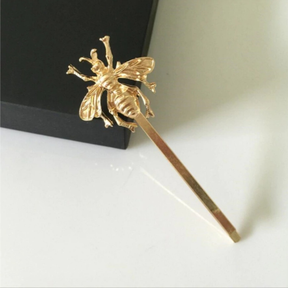 "Bee-autiful" Vintage Bee Gold Nature Hair Pins - Picture 4 of 8